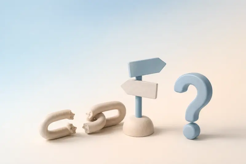 Ilustración minimalista en tonos azules pastel: un eslabón roto, una señal y un interrogante.