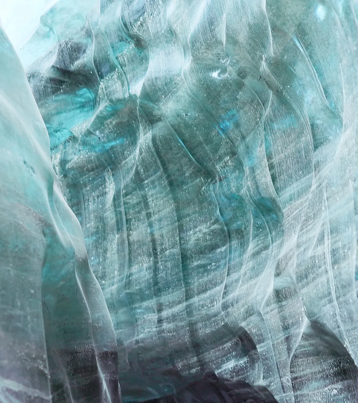 Grietas en el hielo de un glaciar